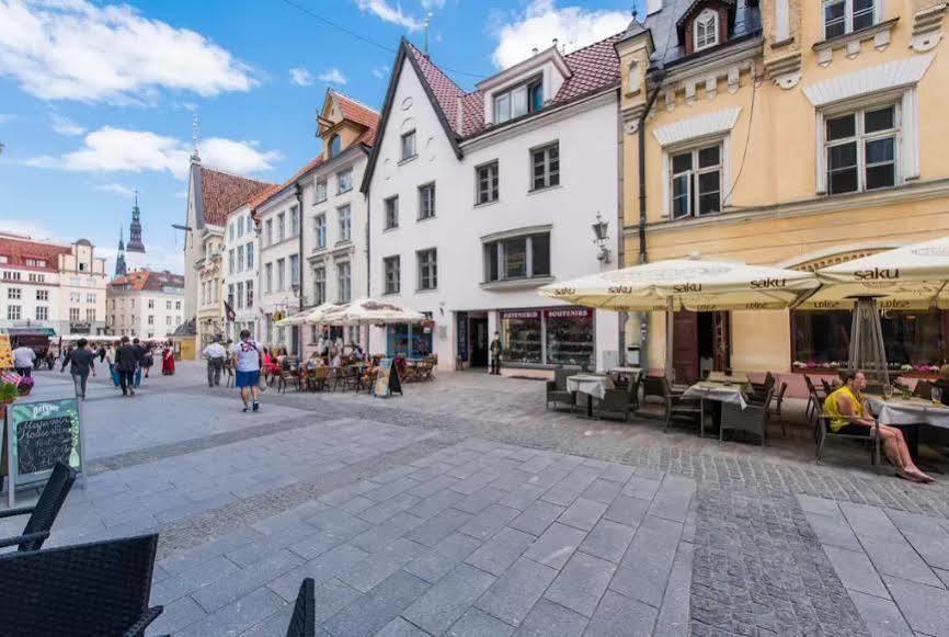 Town Hall Square Center Tallinn